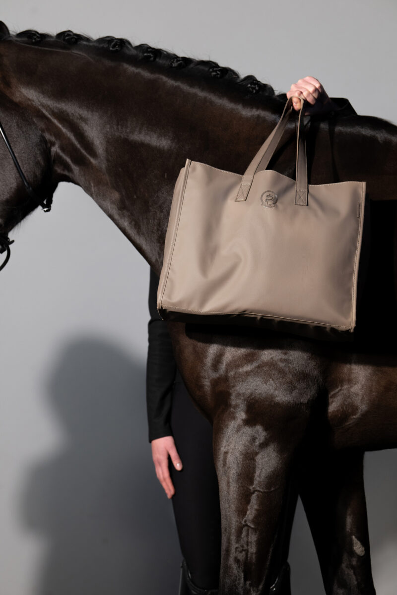 Сумка універсальна Faux Leather Shopper Platinum 2025 від Eskadron
